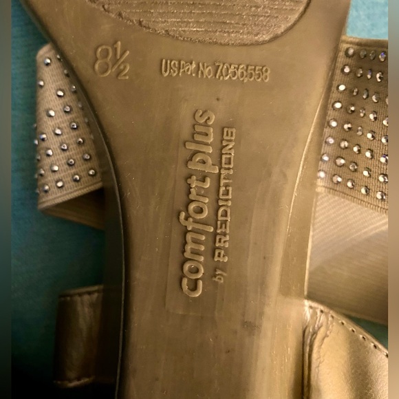 Comfort Plus by PREDICTIONS™ gold rhinestone sandals. - Picture 11 of 12